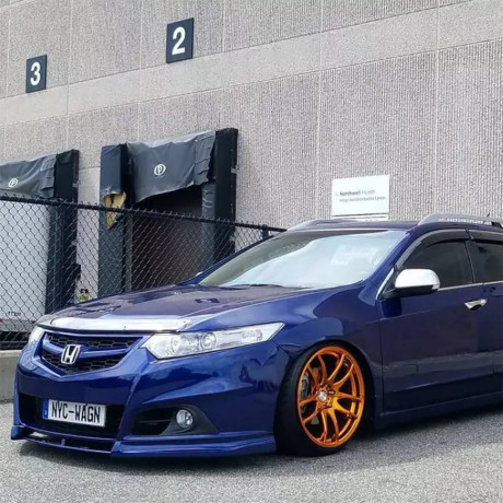 Вставка между клыками переднего бампера Modulo для Honda Accord (VIII gen)(2008-2013) купить недорого с доставкой в Люберцы