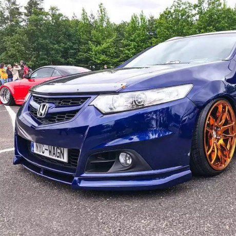 Вставка между клыками переднего бампера Modulo для Honda Accord (VIII gen)(2008-2013) купить недорого с доставкой в Люберцы