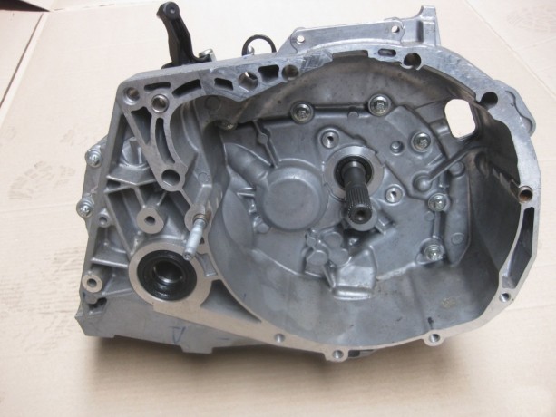Механическая коробка переключения передач (МКПП 5-ст.) Renault JR5-514, двигатель К4М  1.6 16V, новая, оригинал 320106193R 8200934990 купить недорого с доставкой в Люберцы